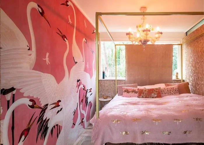 Lodge In The Forest Near The Beach *