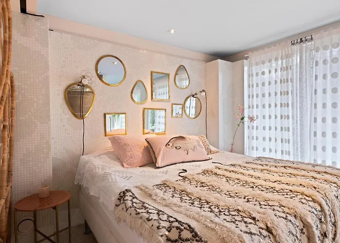 Lodge In The Forest Near The Beach *